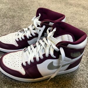 Nike Jordans Burgundy and White High-Tops with Silver Swoosh - size 8